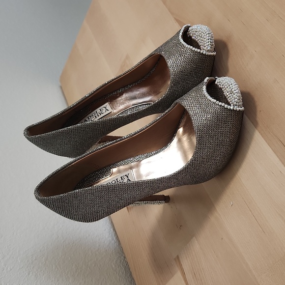 Badgley Mischka Size 6M peep toe studded heels preowned **missing a few studs - Picture 2 of 7